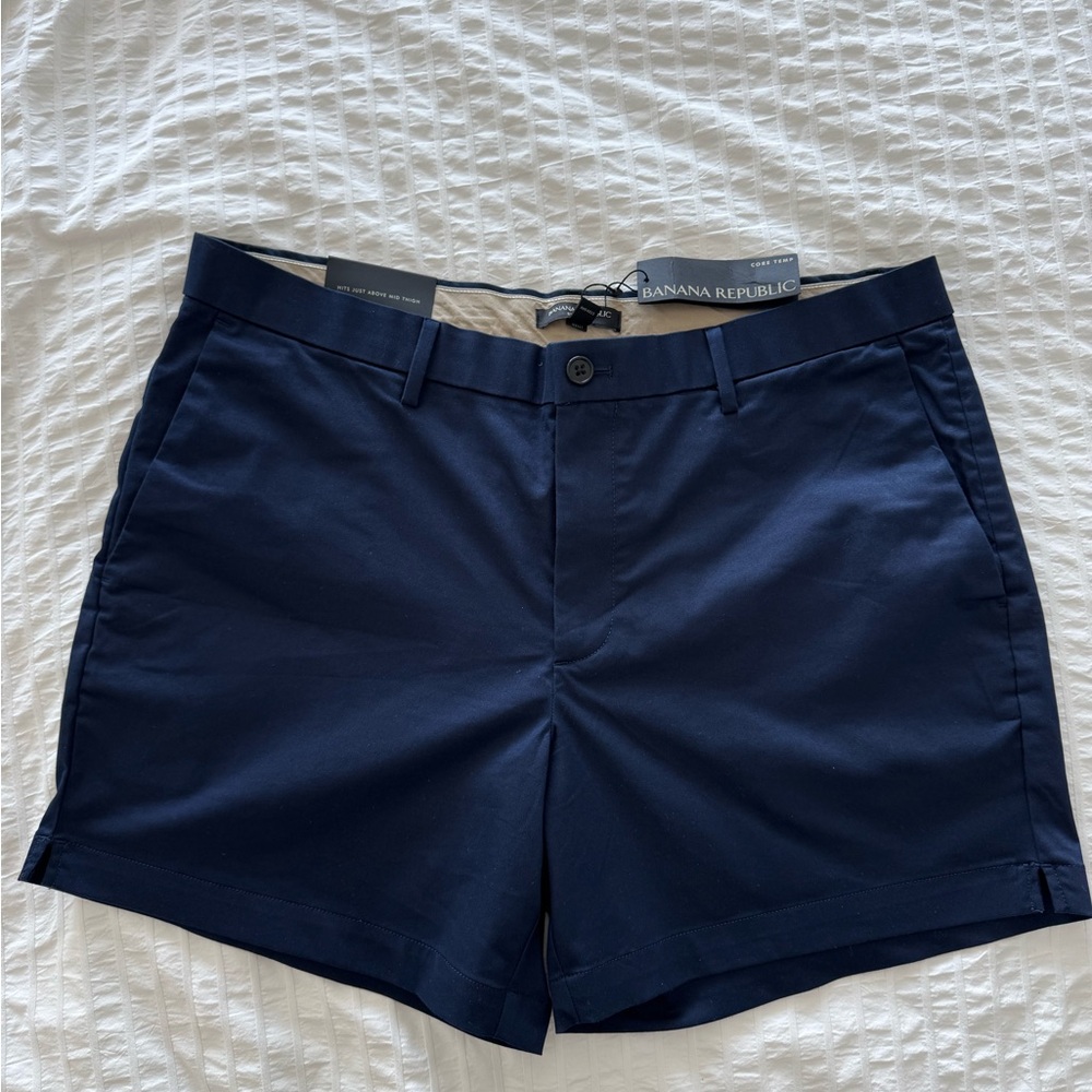Banana Republic Men's Navy 5” Chino Shorts - NWT!